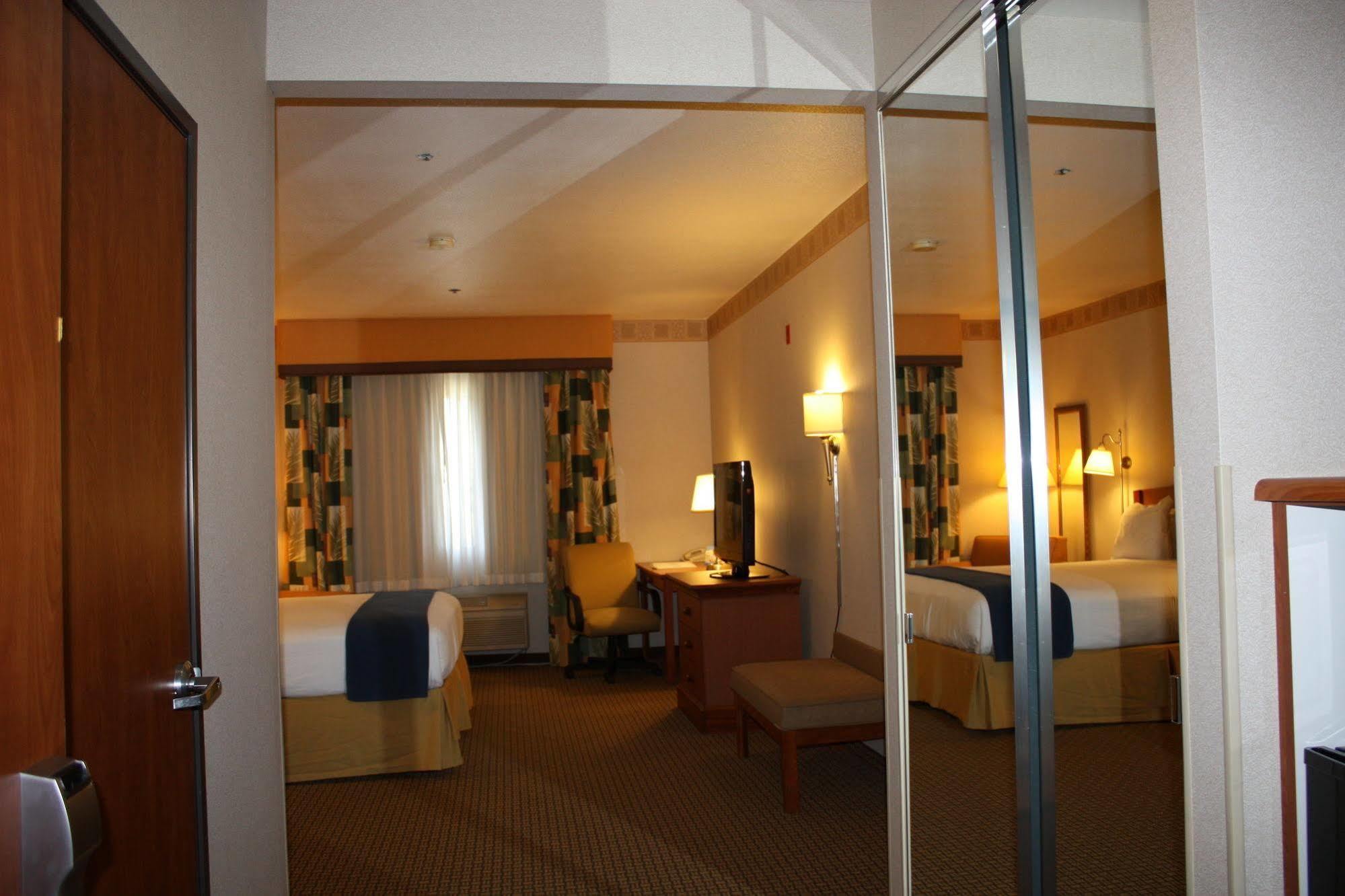 Holiday Inn Express Madera, An Ihg Hotel Exterior foto